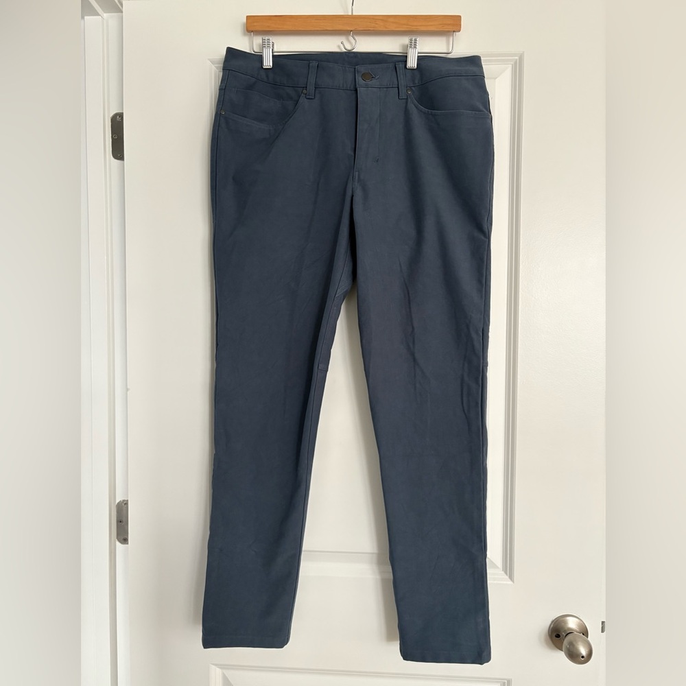 NWOT MEN’S LULULEMON ABC SLIM FIT SLACKS
